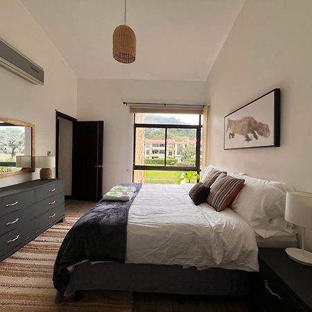 Cr Mariposa Rentals Lakeview Penthouse With Office Space, Pool, Gym, Tennis Santa Ana (San Jose) Exterior foto