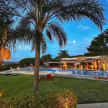 Cr Mariposa Rentals Lakeview Penthouse With Office Space, Pool, Gym, Tennis Santa Ana (San Jose) Exterior foto