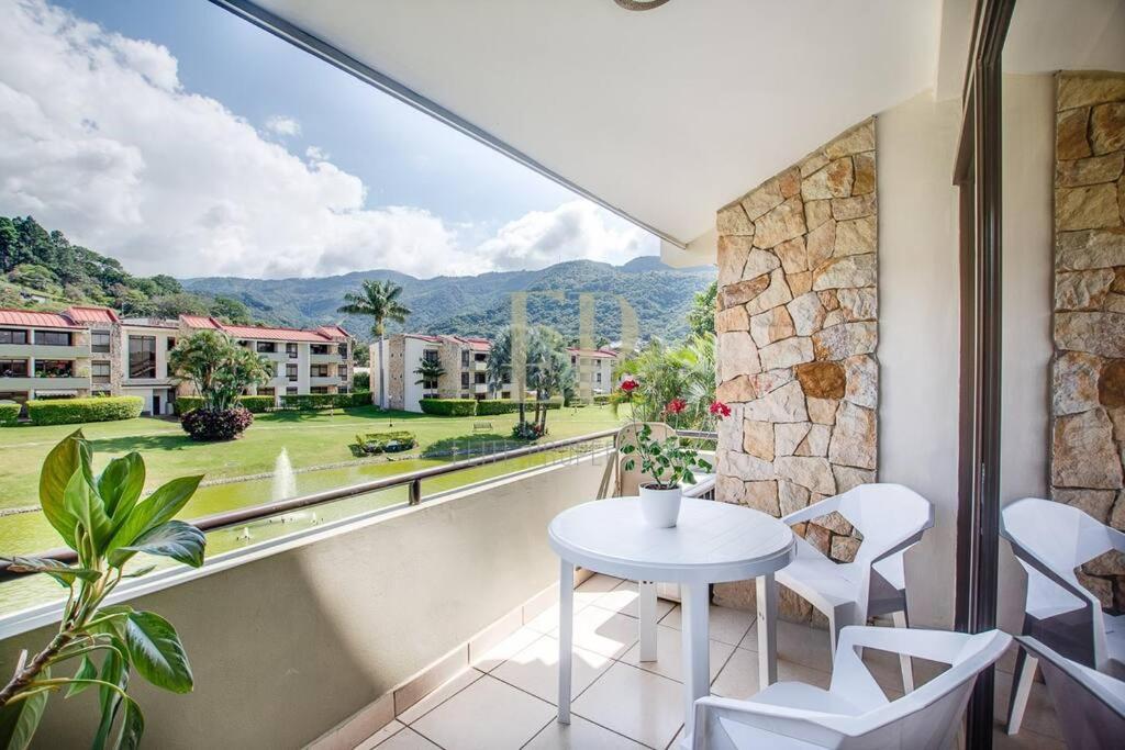 Cr Mariposa Rentals Lakeview Penthouse With Office Space, Pool, Gym, Tennis Santa Ana (San Jose) Exterior foto